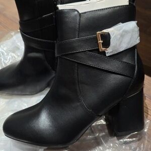 Boots Elegant Black Heeled Boots with Buckle Detail
